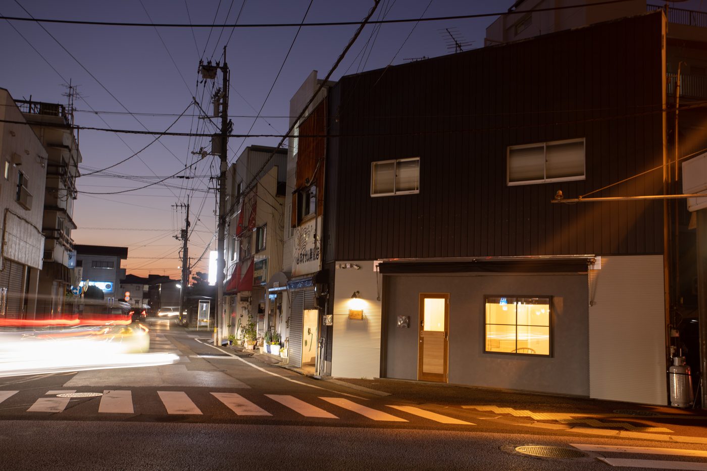 夕暮れのLifeStyleHotel ichi 外観